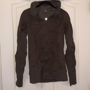 Lululemon Run Jacket Dark Green Zip up sweater lined with a soft fabric